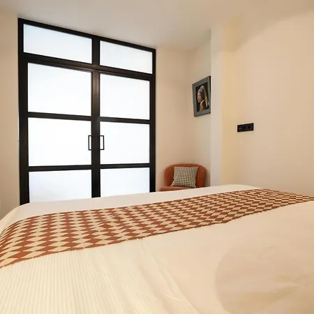 Four Star - Badhuisstraat 6 * Haag
