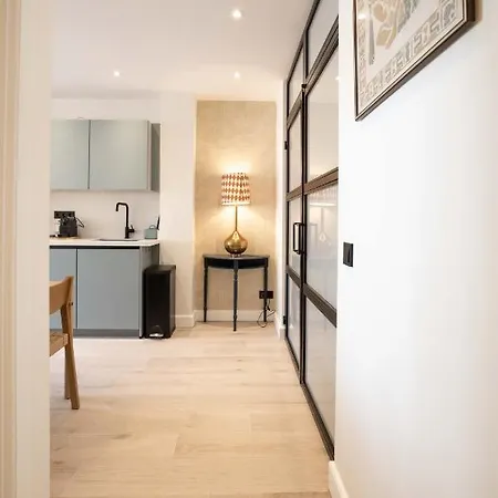 Lejlighedshotel Four Star - Badhuisstraat 6 *